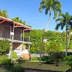 Un Appartement Dans Une Residence Calme Avec Piscine